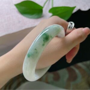 Natural Grade A Type Jadeite Burmese Jade bracelet